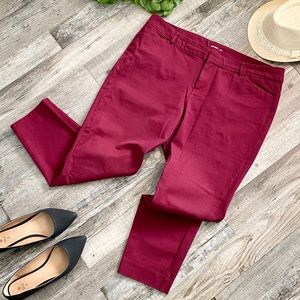 ⬇️ Old Navy Burgundy Pixie Ankle Pants